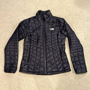 Northface black winter coat. NEVER WORN